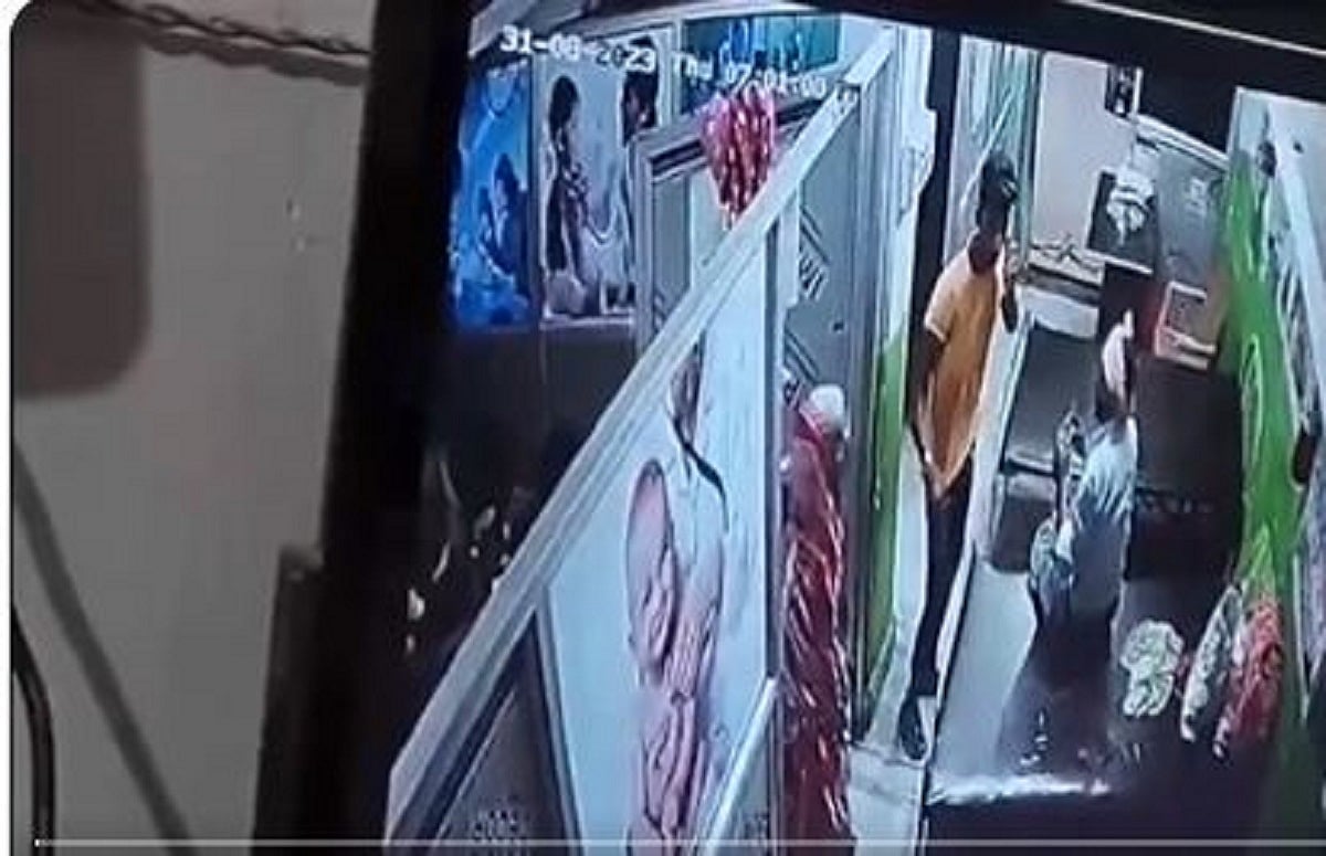 बिहार: आरा के अस्पताल में घुसकर बदमाश ने एक शख्स को मारी गोली, मचा हड़कंप, देखें वीडियो
