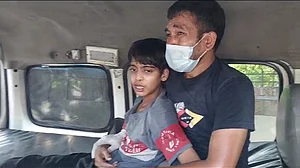 गाजियाबाद में कुत्ते के काटने से बच्चे की मौत से इलाके में दहशत, कुत्ता पालने वाले परिवार के खिलाफ FIR दर्ज