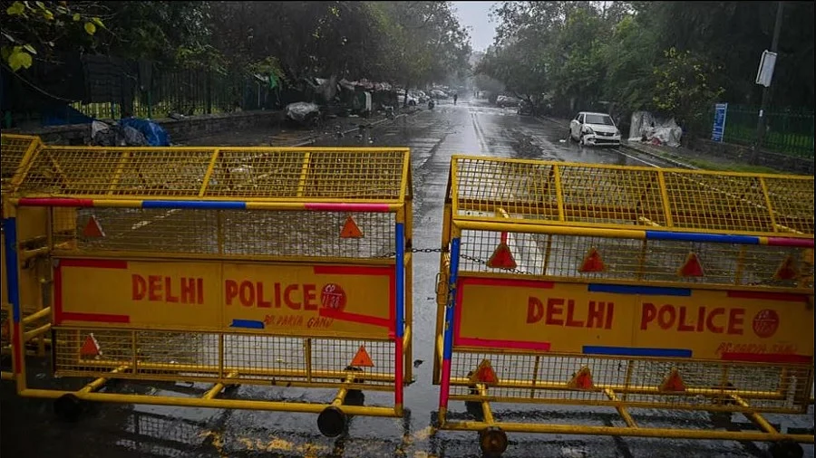राजधानी दिल्ली में अब सेना के कर्नल के साथ मारपीट, नगदी और मोबाइल लूटा