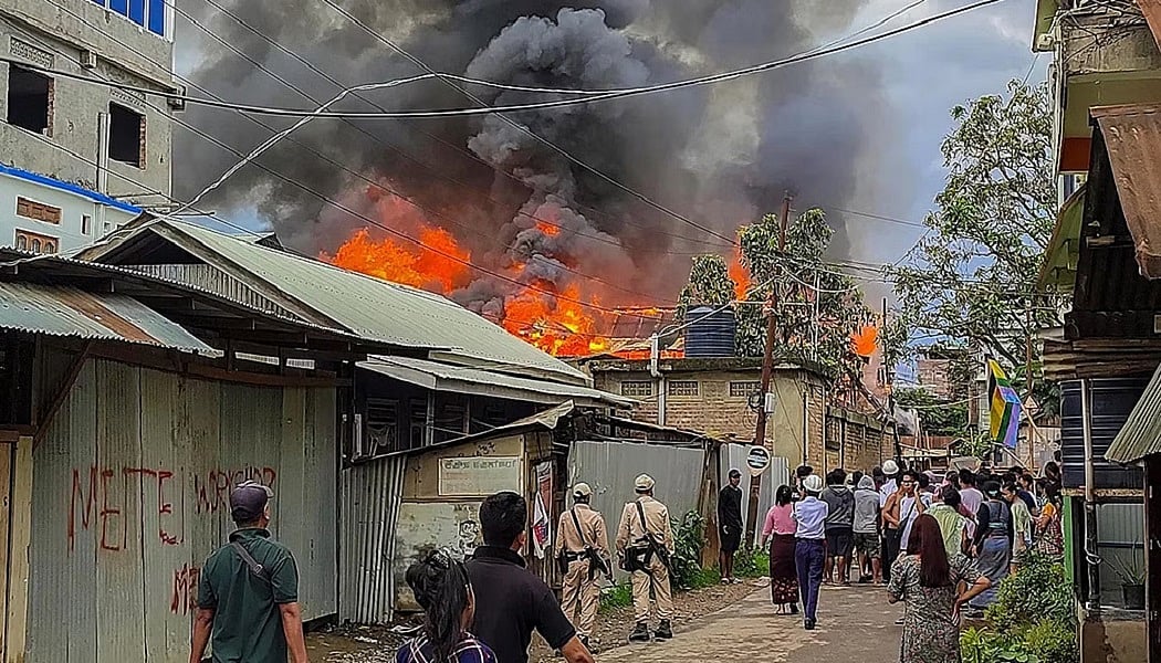 Manipur Violence: मणिपुर में फिर तनाव, तेंगनौपाल जिले में सुरक्षाबलों और हथियारबंद लोगों के बीच भीषण गोलीबारी 