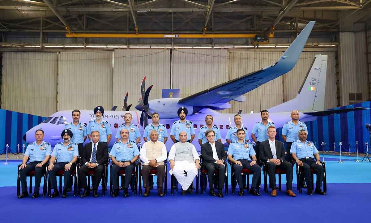 भारतीय वायुसेना की ताकत बढ़ी! IAF में शामिल हुआ C-295 एयरक्राफ्ट, HS-748 एवरो को करेगा रिप्लेस, जानें खासियत    