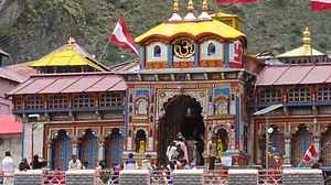 बद्रीनाथ धाम में भूधंसाव! सिंहद्वार पर नहीं आई कोई नई दरार, बीकेटीसी ने किया खंडन