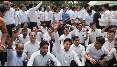 UP: हापुड़ की घटना को लेकर यूपी के वकील दो दिन हड़ताल पर, प्रशासन पर लगाए गंभीर आरोप!