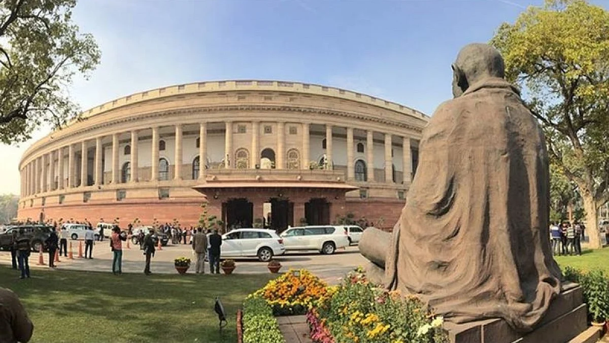 संसद के विशेष सत्र में चुनाव आयोग से जुड़े बिल समेत 4 विधेयक होंगे पेश