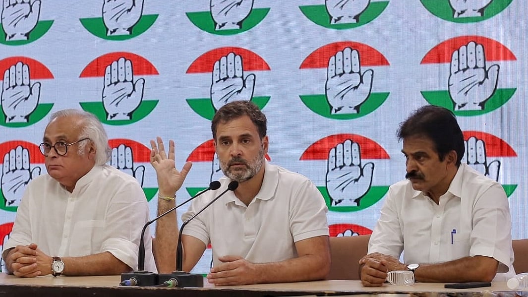 राहुल गांधी ने रक्षा मामलों पर संसदीय समिति में उठाया चीन का मुद्दा, बीजेपी नेता हुए नाराज