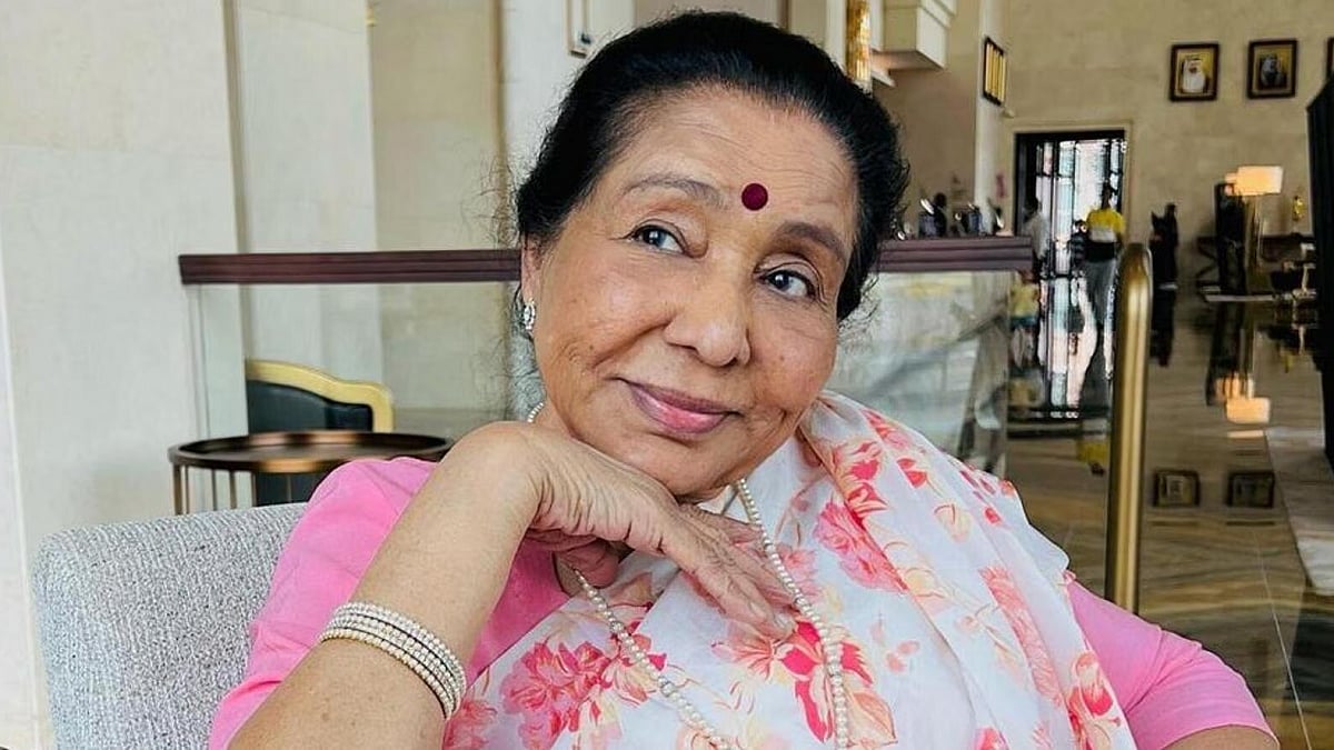 आशा भोसले आज अपना 90वां जन्मदिन मना रहीं हैं।