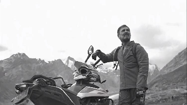 राहुल गांधी ने शेयर किया बाइक से लद्दाख यात्रा का अनुभव