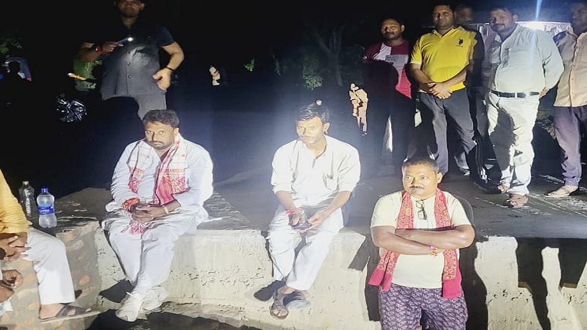 यूपी में विकास का ये हाल! टूटी पुलिया को लेकर धरने पर BJP MLA, कहा- 6 महीने बाद चुनाव, क्या मुंह लेकर जाएंगे जनता के बीच