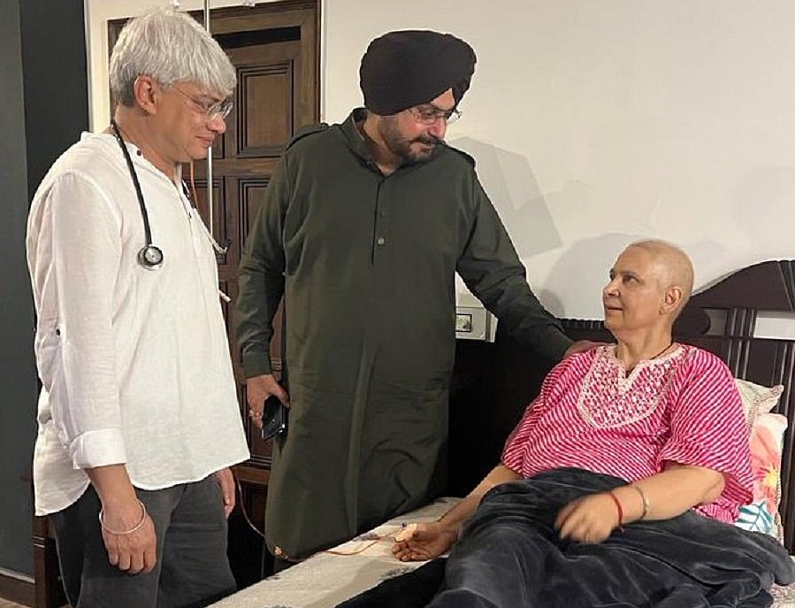 नवजोत सिद्धू ने कैंसर से जूझ रही पत्नी के दृढ़ संकल्प को किया साझा, बताया पूरी मजबूती के साथ लड़ रही हैं