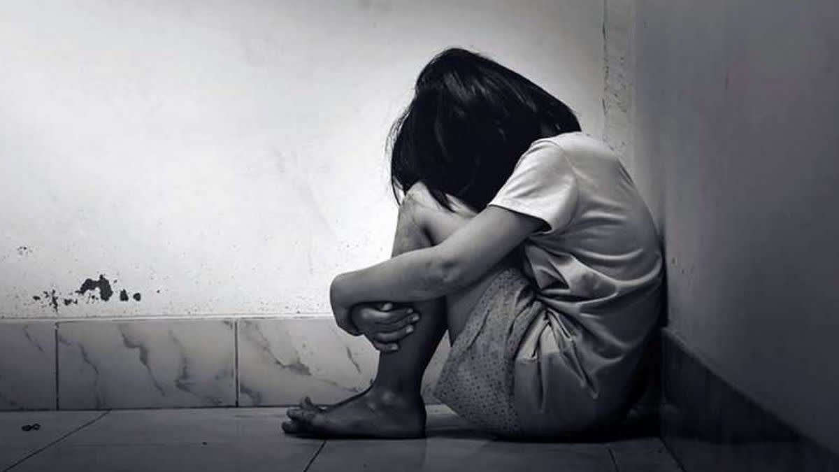 यूपी के कानपुर में 'खाकी' ने किया शर्मसार!
