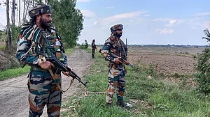 मणिपुर में अज्ञात हमलावरों ने पुलिस अधिकारी को मारी गोली, मौके पर मौत, दो ग्राम रक्षा स्वयंसेवक भी घायल