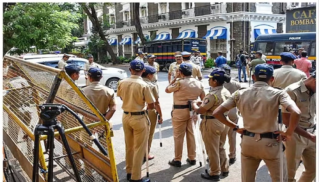 'मुंबई में होंगे धमाके', धमकी भरे फोन के बाद हड़कंप! जांच में जुटी पुलिस
