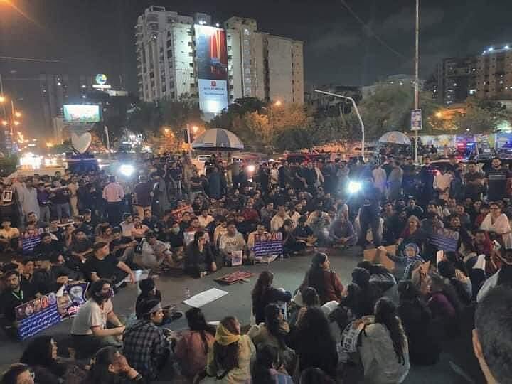 पाकिस्तान में हिंदू समुदाय का विरोध प्रदर्शन किया, अपहरण, अराजकता के खिलाफ सड़क पर उतरे हजारों लोग 
