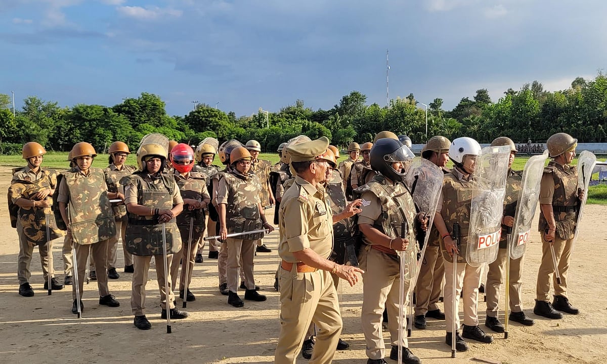 मॉक ड्रिल: बलवा हो या दंगा, पुरुष पुलिसकर्मी का महिला पुलिसकर्मी भी देंगी साथ 