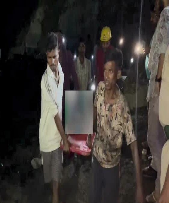 बंगाल के रानीगंज में बड़ा हादसा, खुली खदान में जमीन धंसने से तीन की मौत, आरोप प्रत्यारोप का दौर शुरू