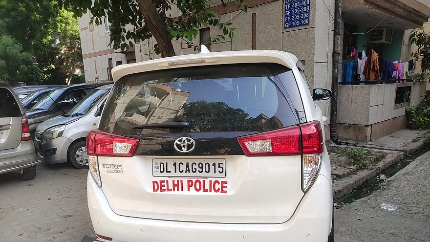 कांग्रेस ने पत्रकारों के घर छापोमारी पर उठाया सवाल