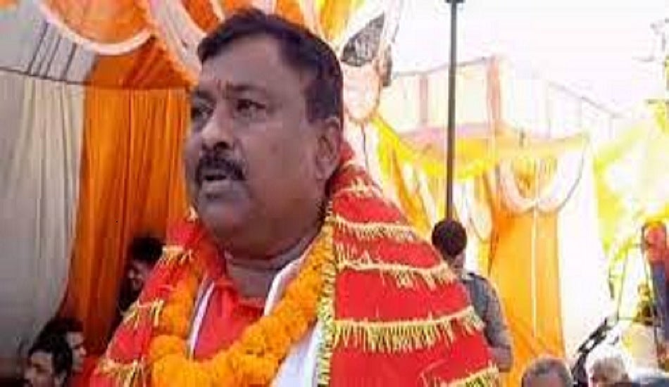 अब झारखंड के BJP विधायक ने दिया विवादित बयान, कहा- टोपी-दाढ़ी वाले मंदिर के पास दिखे तो दौड़ा-दौड़ा कर मारेंगे