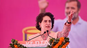 इजरायल-हमास युद्ध: प्रियंका बोलीं- बमबारी में 16 हजार निर्दोष लोग मारे गए, भारत सरकार से सही का साथ देने को कहा