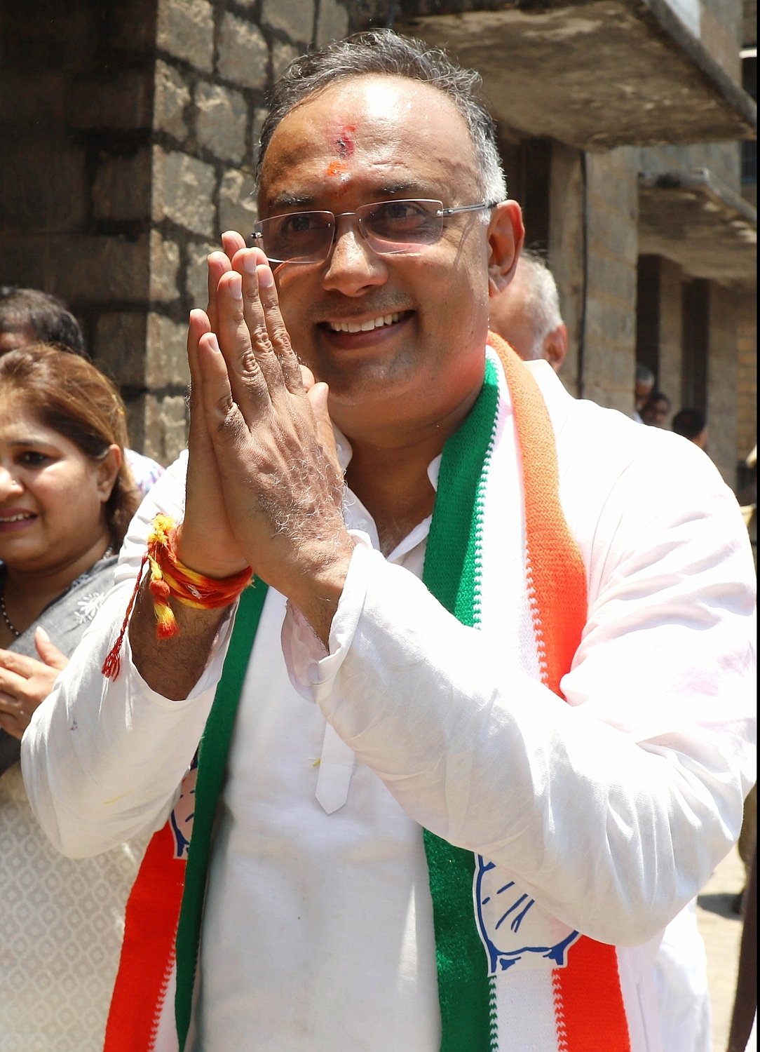 भारतीय नौसेना के 8 पूर्व अधिकारियों को मौत की सजा, दिनेश गुंडू राव ने पूछा- इतने दिनों तक केंद्र सरकार क्या कर रही थी?