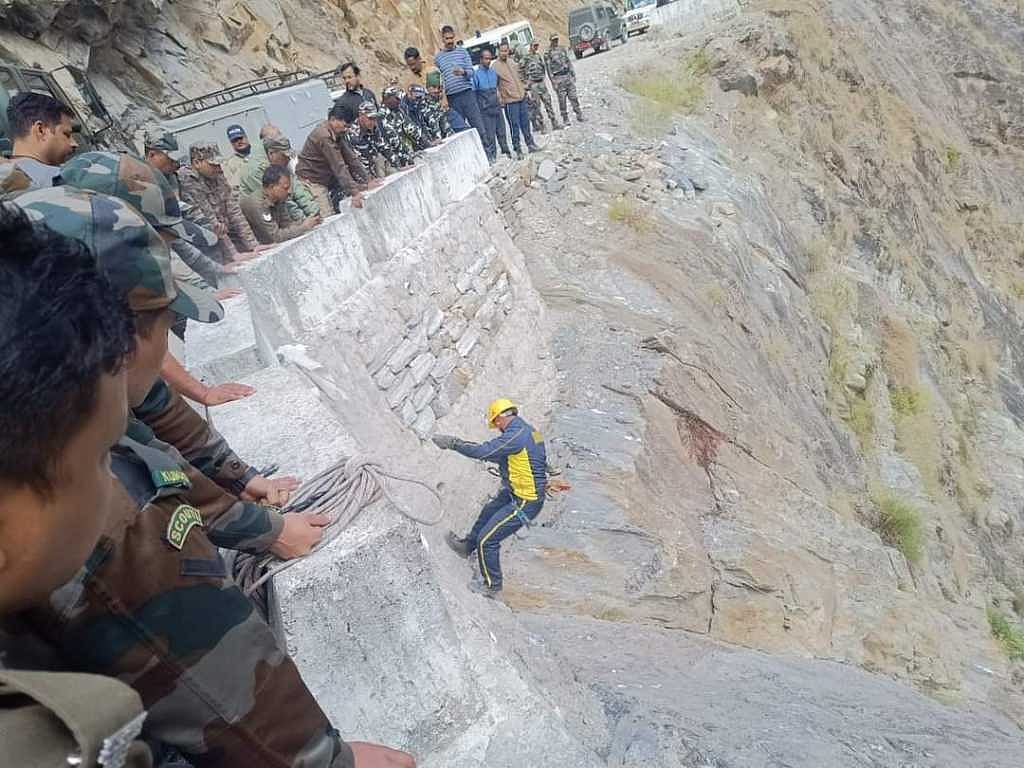 पिथौरागढ़ की काली नदी में गिरे वाहन से सभी 6 शव बरामद, गहरी खाई में गिरी थी जीप