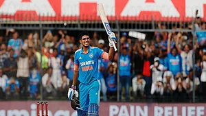 World Cup: मैच से पहले टीम इंडिया को झटका, क्रिकेटर शुभमन गिल हुए बीमार, डेंगू होने की पुष्टि