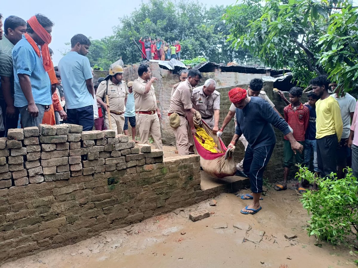 देवरिया नरसंहार: सदमें में है एक मात्र बचा आठ साल का बच्चा, परिवार के 5 लोगों को उतारा मौत के घाट