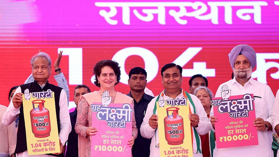 प्रियंका गांधी ने झुंझनू की जनता को धर्म-जाति की राजनीति से किया आगाह, काम पर वोट की अपील की