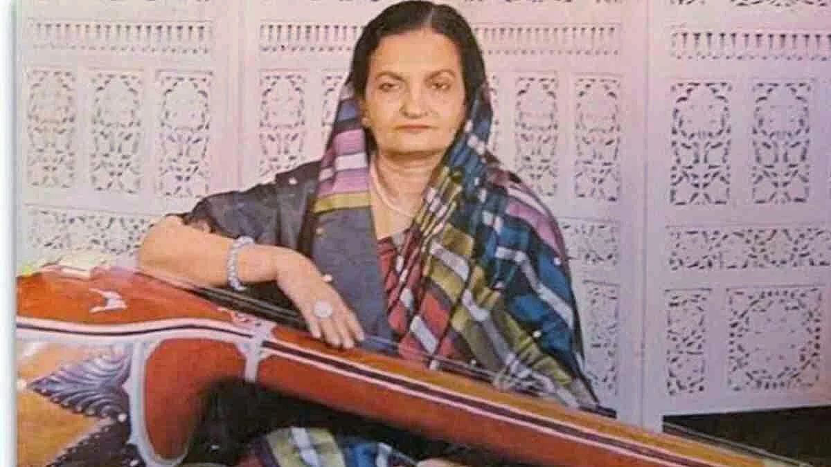 जयंती विशेष: बेग़म अख़्तर जब ट्रेन में ही हारमोनियम निकालकर इस मशहूर ग़ज़ल की बनाने लगीं धुन, पढ़िए पूरा किस्सा