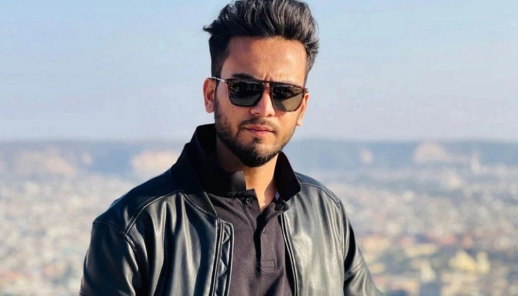एल्विश यादव की फिर बढ़ी मुश्किलें, बिग बॉस 18 के ‘चुम दरंग’ पर नस्लवादी टिप्पणी पर NCW ने किया तलब 