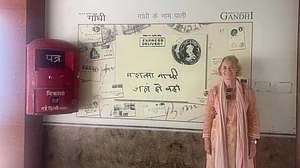 सोशल मीडिया पर '#गोडसे जिंदाबाद' करने वालों की गांधी प्रेमियों के हाथों करारी हार