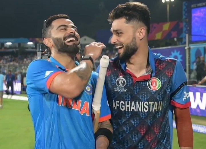  विराट और नवीन उल हक ने एक-दूसरे के गले लग पुराने गिले शिकवे दूर कर लिए।