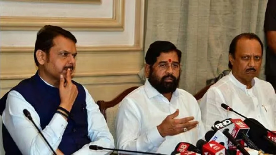 आरक्षण आंदोलन पर बैकफुट पर शिंदे सरकार, कैबिनेट ने मराठा पैनल की रिपोर्ट को दी मंजूरी