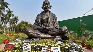 राम पुनियानी का लेखः पूरी दुनिया में गांधी का सम्मान, अपने देश में उनके सिद्धांतों के लिए कितनी जगह?