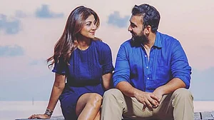 सिनेजीवन: 'तेजस' के लिए रेतीले तूफानों के बीच कंगना रनौत ने की शूटिंग और राज कुंद्रा ने शिल्पा शेट्टी संग तोड़ा रिश्ता?