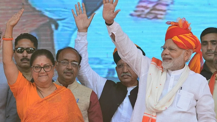 राजस्थान चुनाव में मोदी की लोकप्रियता के सहारे उतर रही BJP के लिए वसुंधरा बनीं बड़ी समस्या