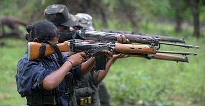 छत्तीसगढ़ के बीजापुर में नक्‍सलियों के साथ जवानों की मुठभेड़, 8 लाख का इनामी नक्सली मारा गया 