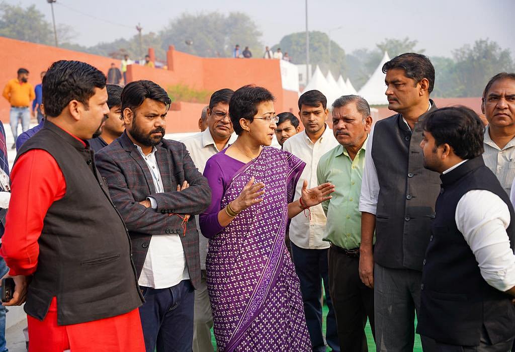 दिल्ली: न्यू फ्रेंड्स कॉलोनी में खराब पानी की सप्लाई! आतिशी ने जताई नाराजगी, कार्रवाई का आदेश