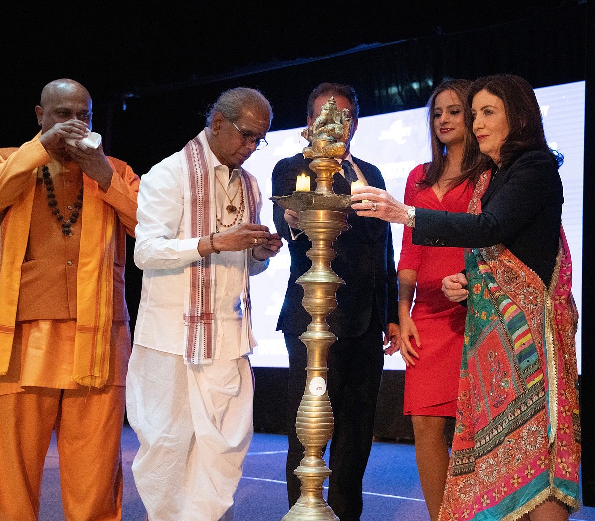 दुनिया: एर्दोगन बोले- इजरायल 'आतंकवादी राज्य' है और चीनी राष्ट्रपति शी चिनफिंग सैन फ्रांसिस्को पहुंचे