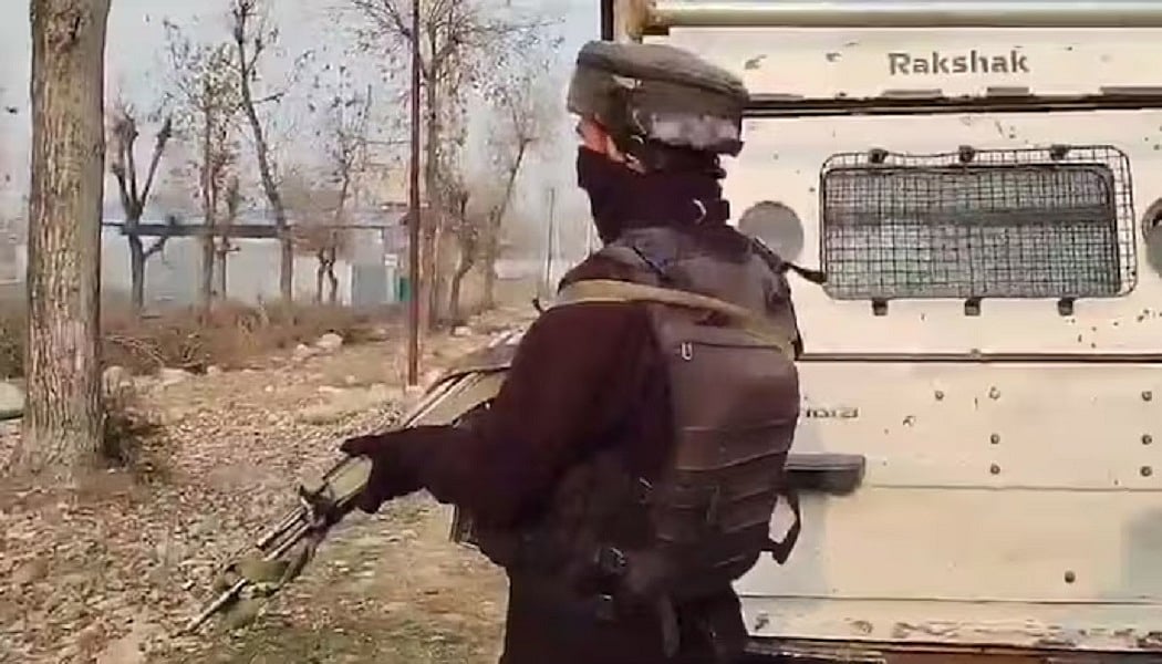 जम्मू-कश्मीर में सेना को बड़ी कामयाबी लगी हाथ, कुलगाम मुठभेड़ में 5 आतंकी ढेर