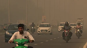 दिल्ली सरकार वायु प्रदूषण से निपटने के लिए कराएगी कृत्रिम बारिश, वहन करेगी सारा खर्च, केंद्र की हामी का इंतजार