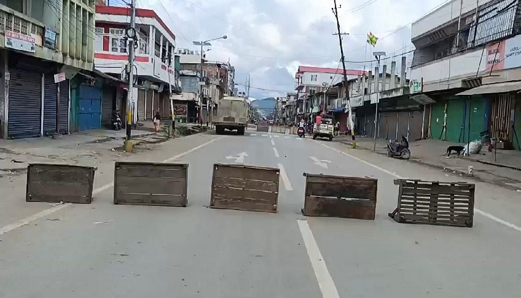मणिपुर में सशस्त्र गिरोह ने 2 लोगों की हत्या की, आदिवासी निकाय ने कांगपोकपी में 48 घंटे बंद का ऐलान किया
