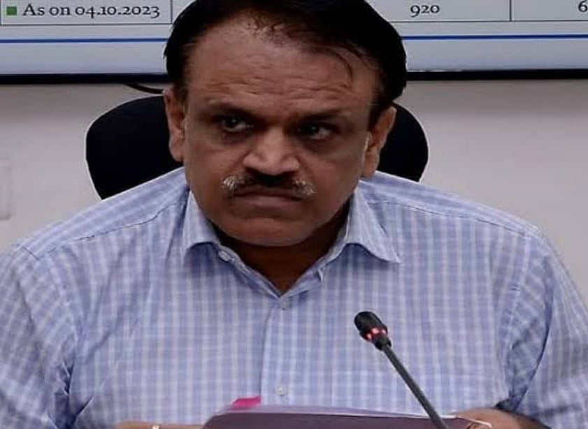 राजस्थान के मुख्य निर्वाचन अधिकारी की अचानक बिगड़ी तबीयत, सीने में दर्द की शिकायत के बाद अस्पताल में भर्ती