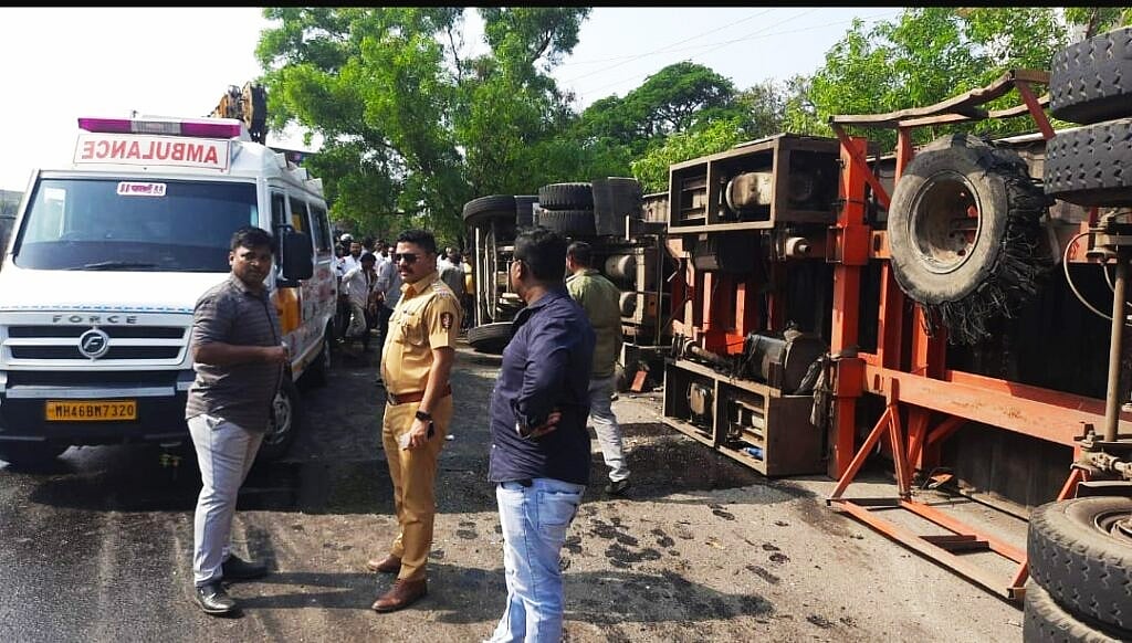 मुंबई-पुणे हाईवे पर बड़ा हादसा, ट्रक ने दो बाइकों को मारी टक्कर, 3 लोगों की मौत