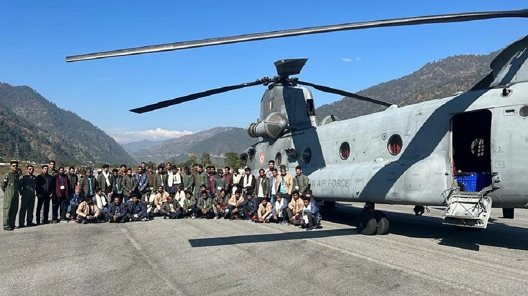 उत्तरकाशी से सभी 41 मजदूरों को ऋषिकेश एम्स में किया गया भर्ती, चिनूक हेलीकॉप्टर से हुए एयरलिफ्ट