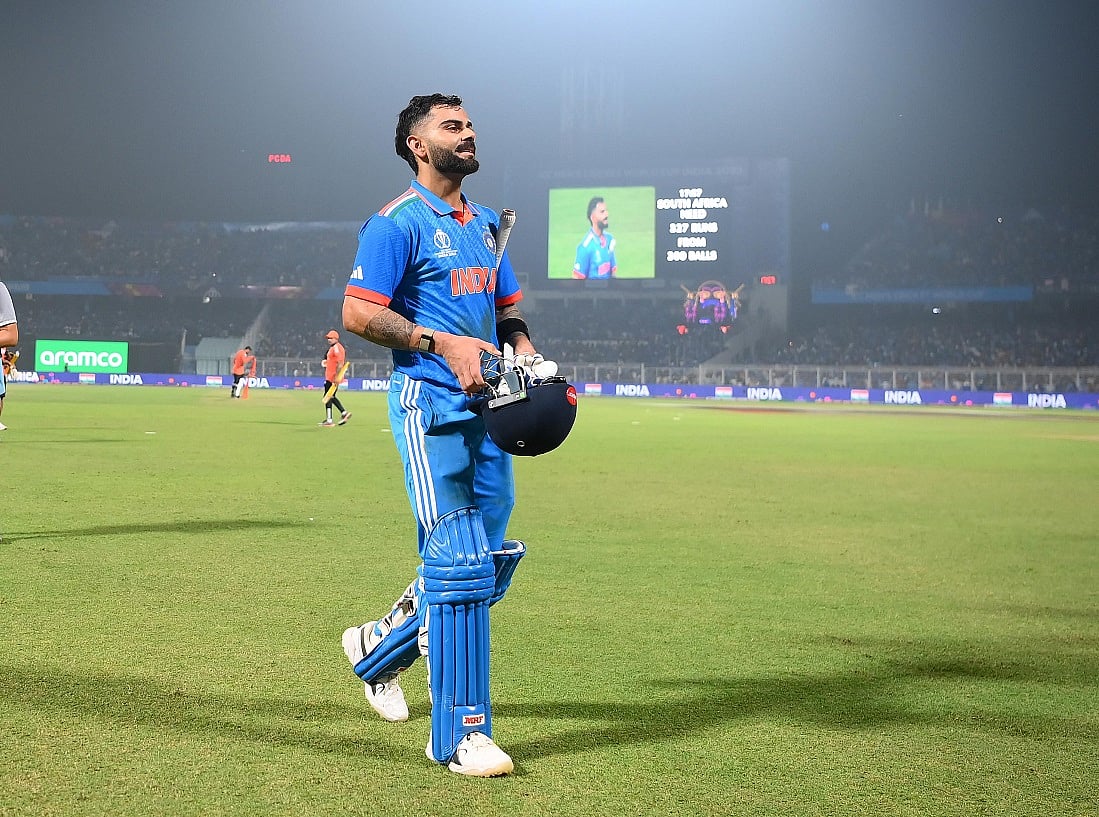 कोहली ने तेंदुल्कर के 49 वनडे शतक के विश्व रिकॉर्ड की बराबरी की, सचिन ने शानदार अंदाज में दी बधाई 
