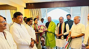तेलंगाना चुनाव से पहले BJP को बड़ा झटका, एम. विजयशांति कांग्रेस में हुईं शामिल