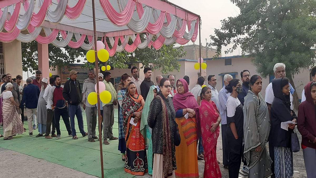 MP Election Live: मध्य प्रदेश की 230 सीटों पर  मतदान खत्म, शाम पांच बजे तक 71.11% वोटिंग