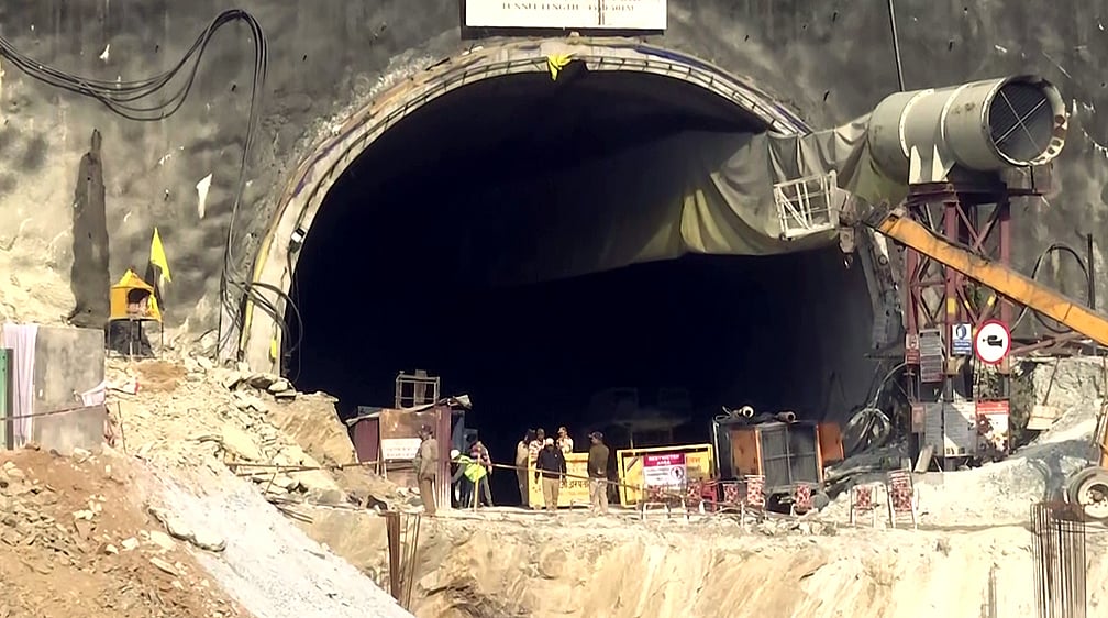 Uttarakhand Tunnel Rescue: 41 मजदूरों को सुरक्षित निकालने के लिए कोशिश जारी, जानें कहां तक पहुंची खुदाई?