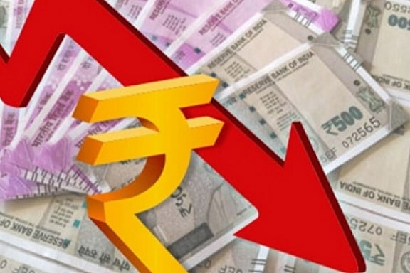 अर्थ जगत: अमेरिकी डॉलर में गिरावट के बावजूद रुपया संभलने में नाकाम और निफ्टी के सकारात्मक रुख के साथ बंद 