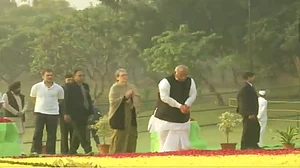 पूर्व पीएम इंदिरा गांधी की जयंती आज, सोनिया-राहुल गांधी और मल्लिकार्जुन खड़गे पहुंचे शक्ति स्थल, दी श्रद्धांजलि
